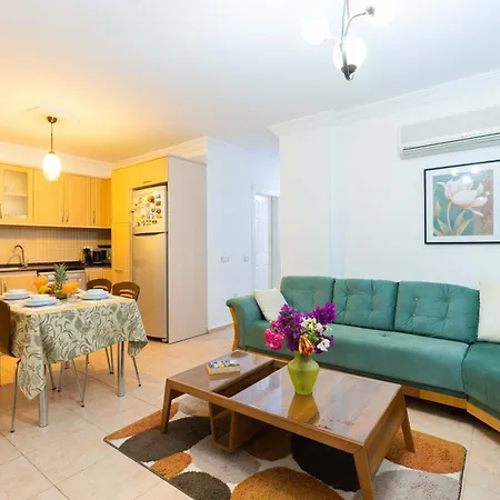 Gizem Aparts Καλκάν