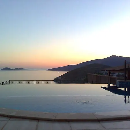 Gizem Aparts * Καλκάν