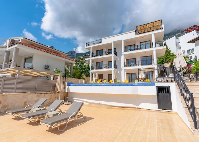 Gizem Aparts Kalkan