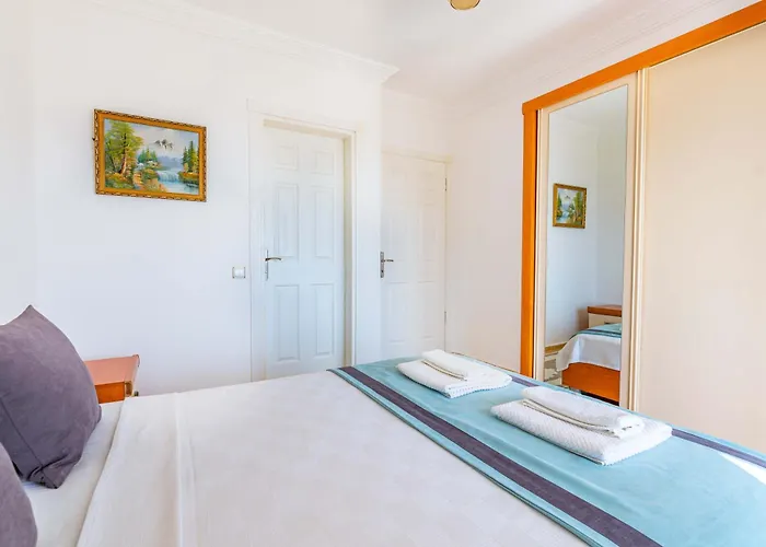 Gizem Aparts Kalkan