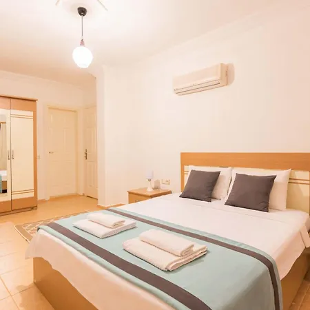 Gizem Aparts * Kalkan