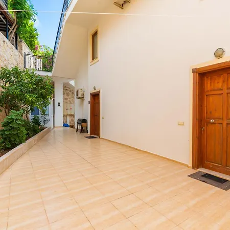 Gizem Aparts * Kalkan