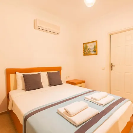 Holiday home Gizem Aparts *